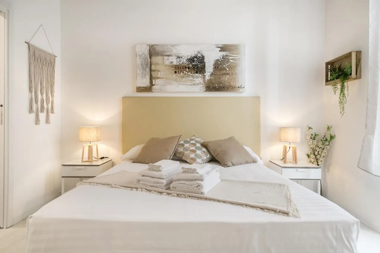 White Ostilia Guesthouse Rom Italien