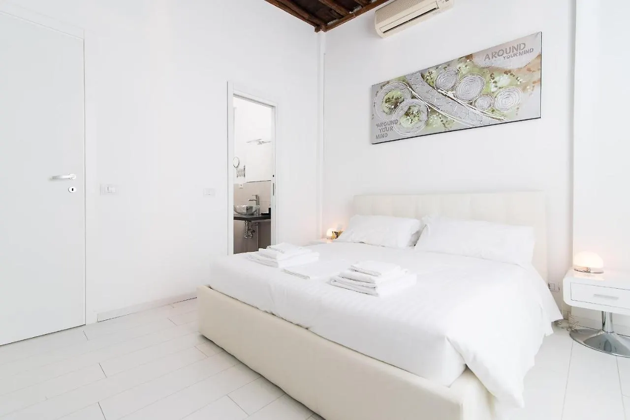 White Ostilia Guesthouse Rom